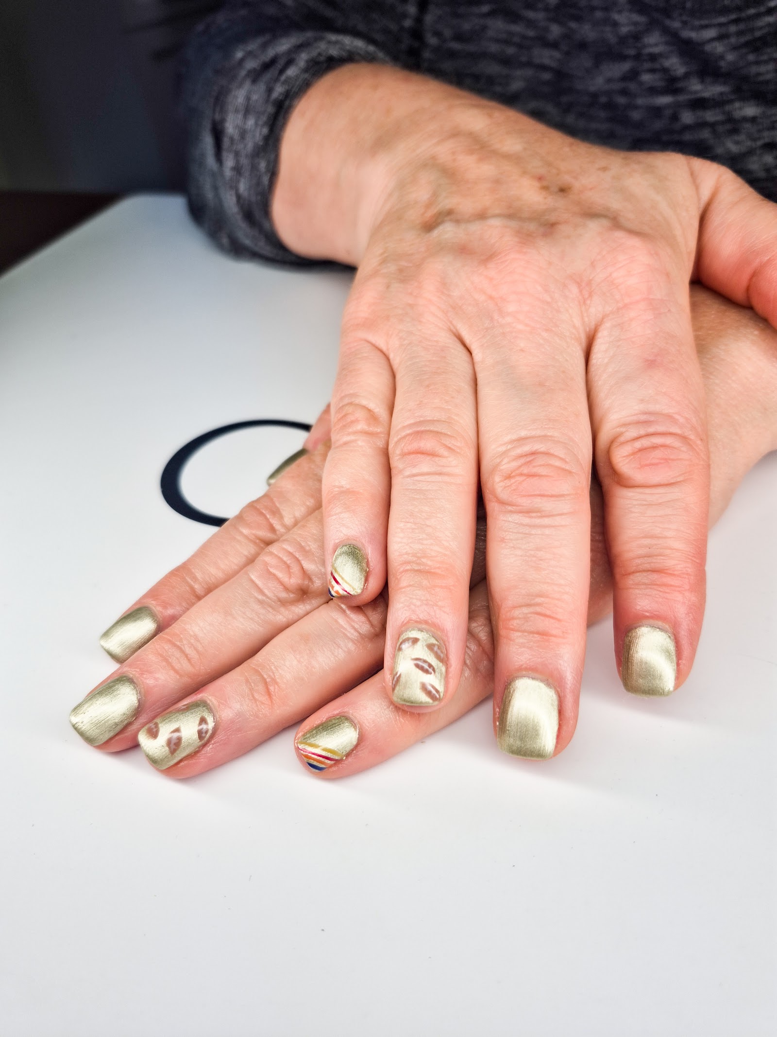 Mountain Girl Nails logo