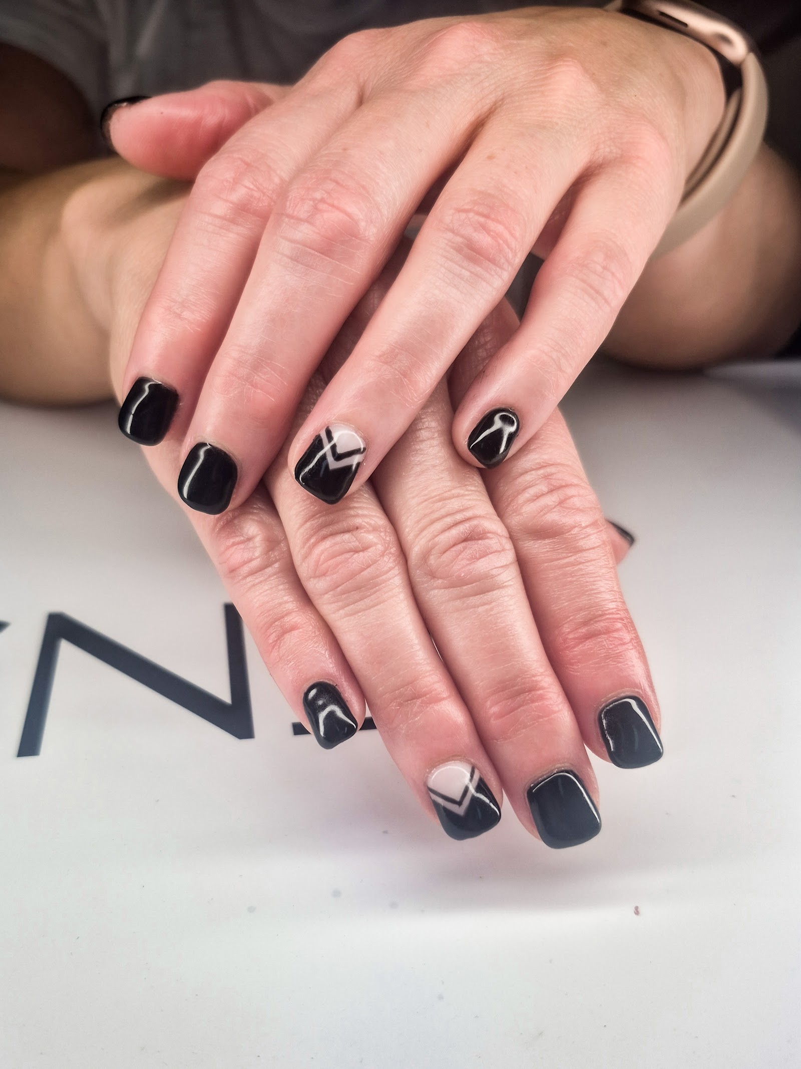 Mountain Girl Nails nail photo 1